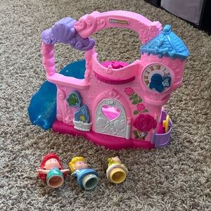 Fisher-Price Little People Disney Princess Play & Go Castle playset
